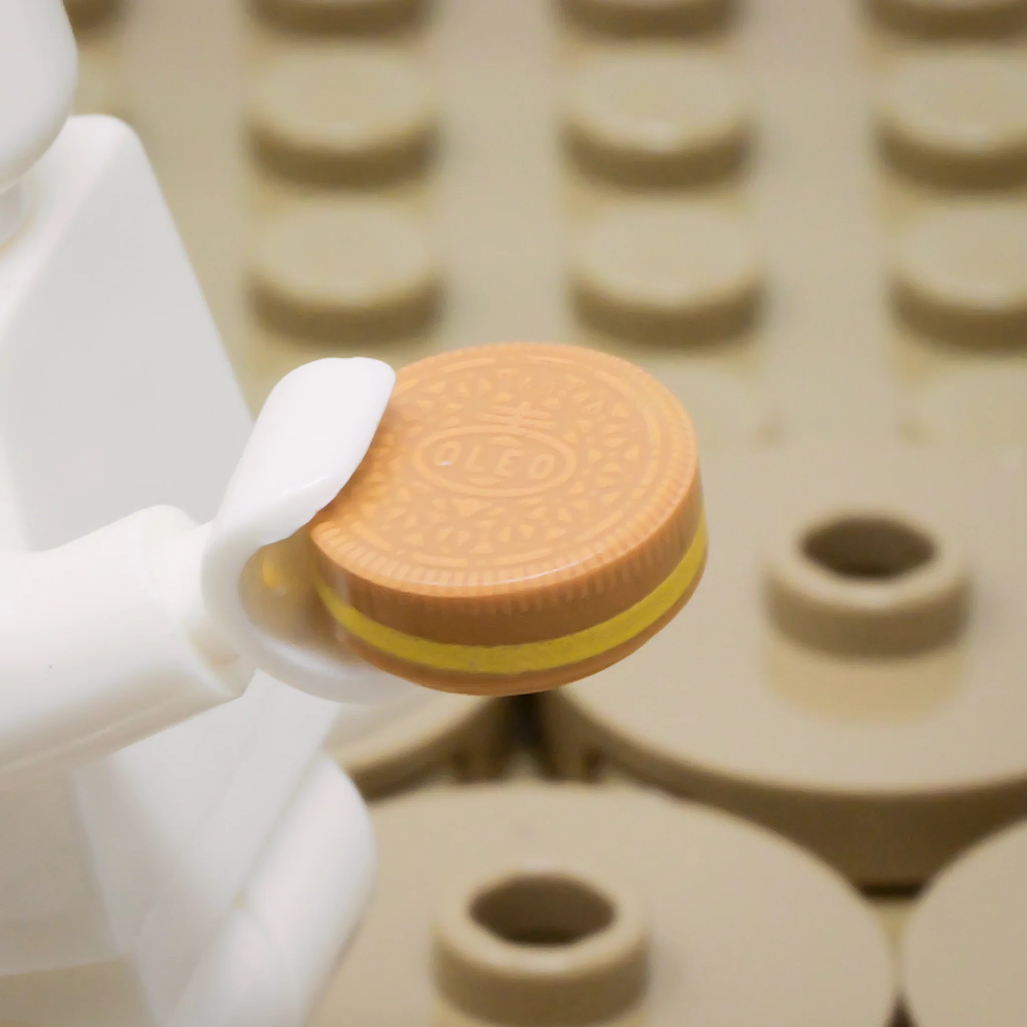 Cream-filled Cookie 1x1 Round Tile (Custom Pad Printed LEGO brick) - Image 3