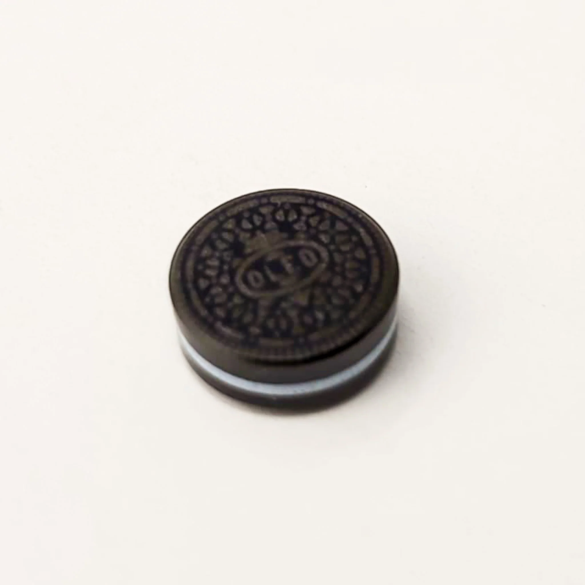 Cream-filled Cookie 1x1 Round Tile (Custom Pad Printed LEGO brick) - Image 6