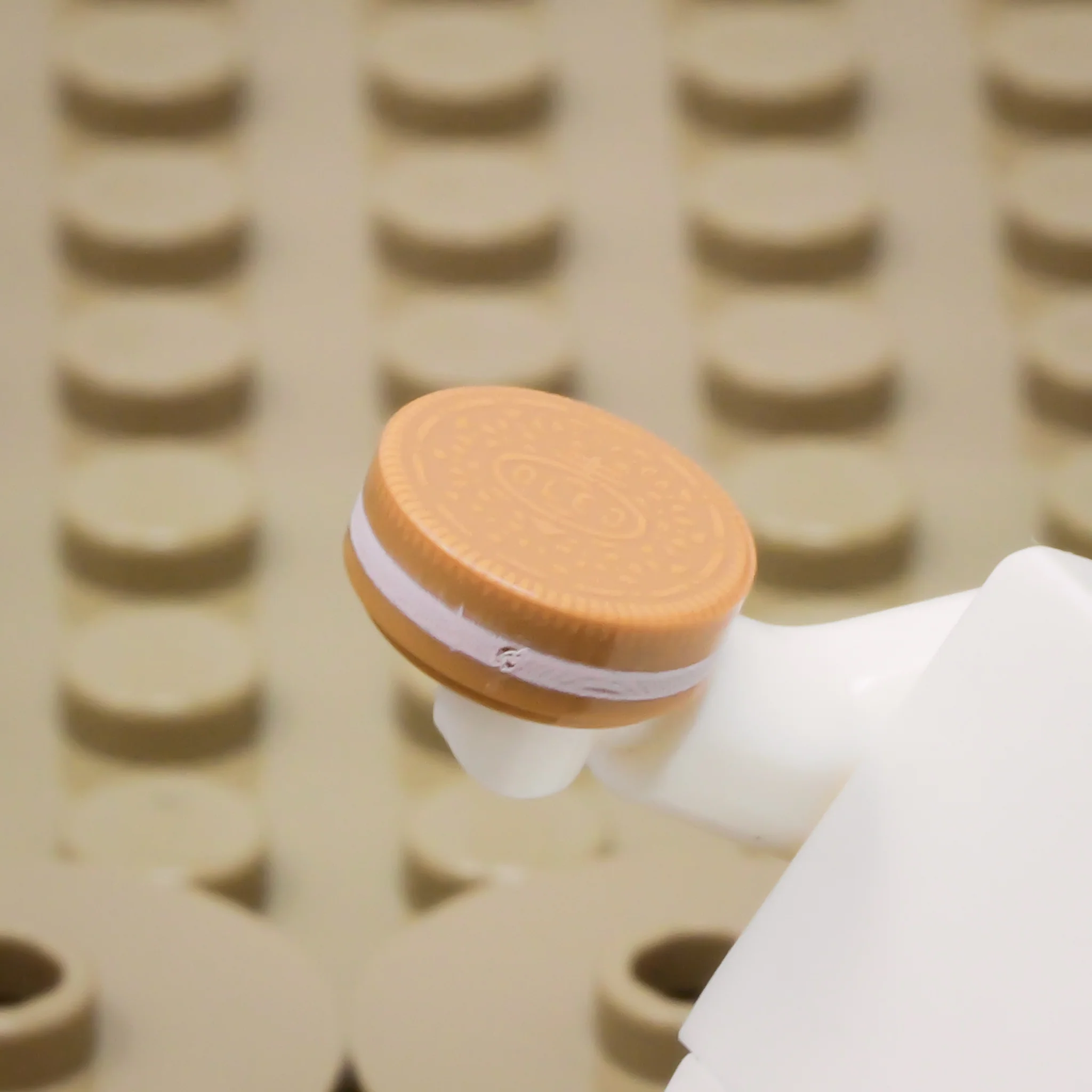 Cream-filled Cookie 1x1 Round Tile (Custom Pad Printed LEGO brick) - Image 7