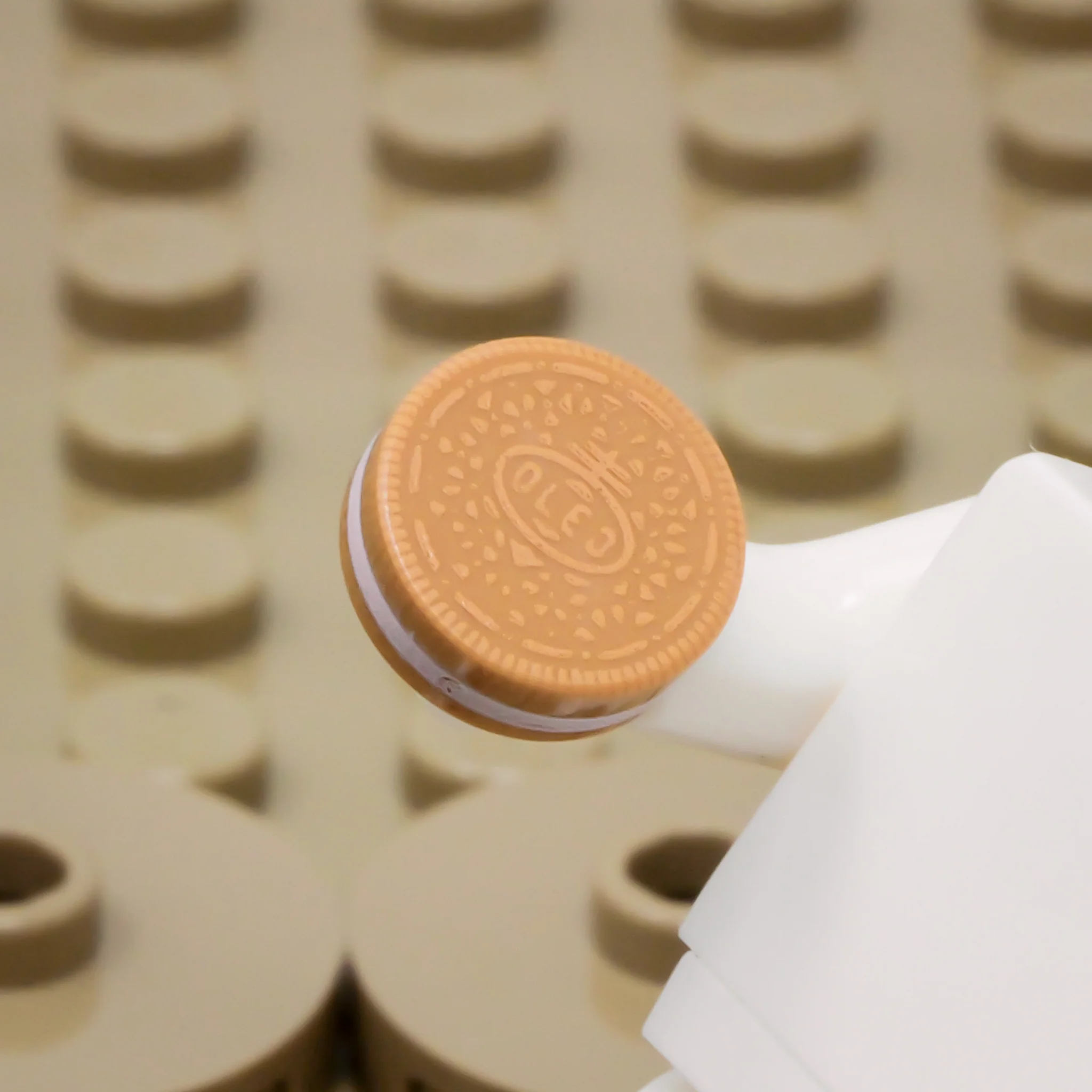Cream-filled Cookie 1x1 Round Tile (Custom Pad Printed LEGO brick) - Image 8